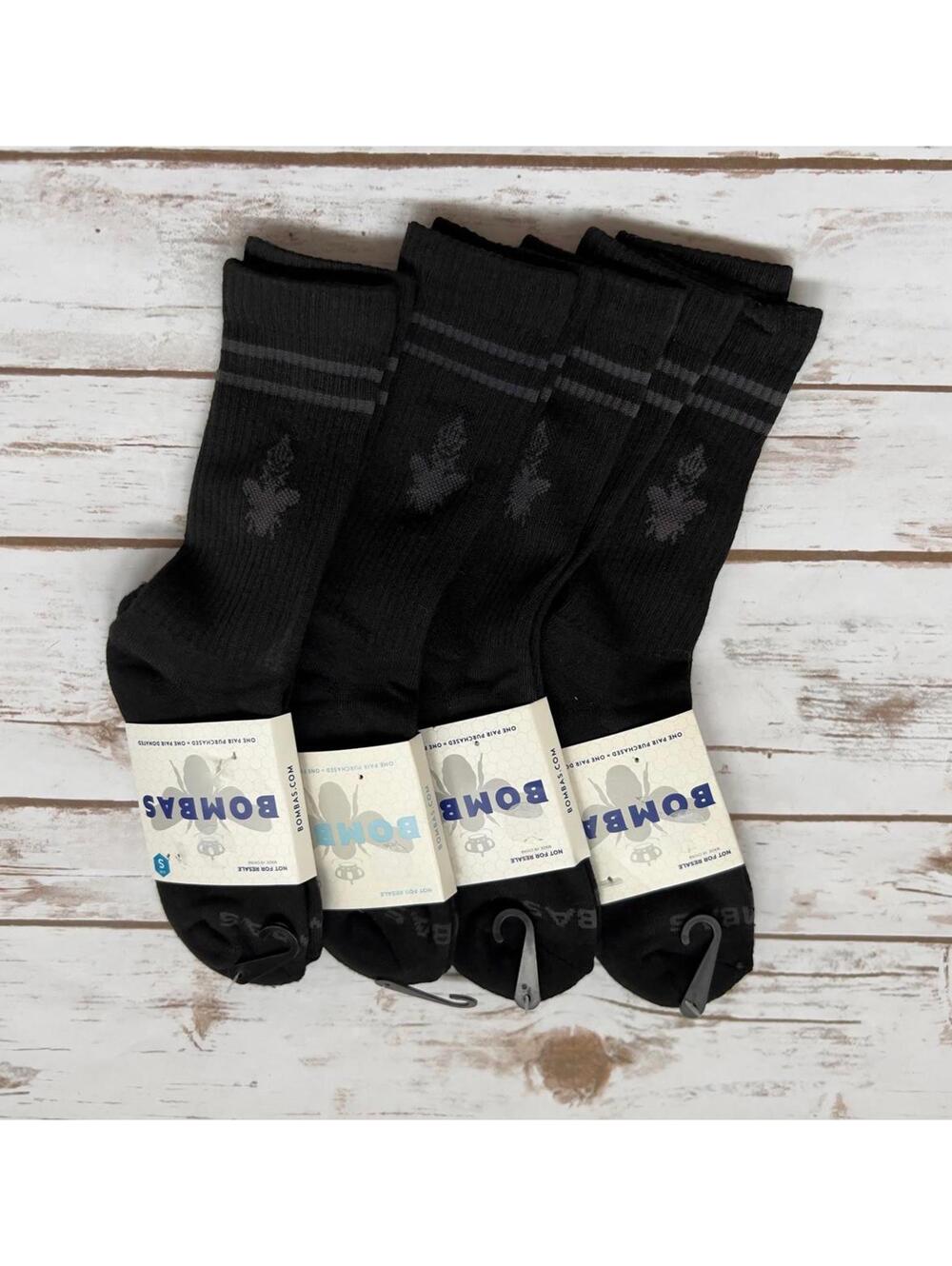 NEW Bombas Black Crew Socks - S  (Women's 6-7 1/2 Youth 4-9)